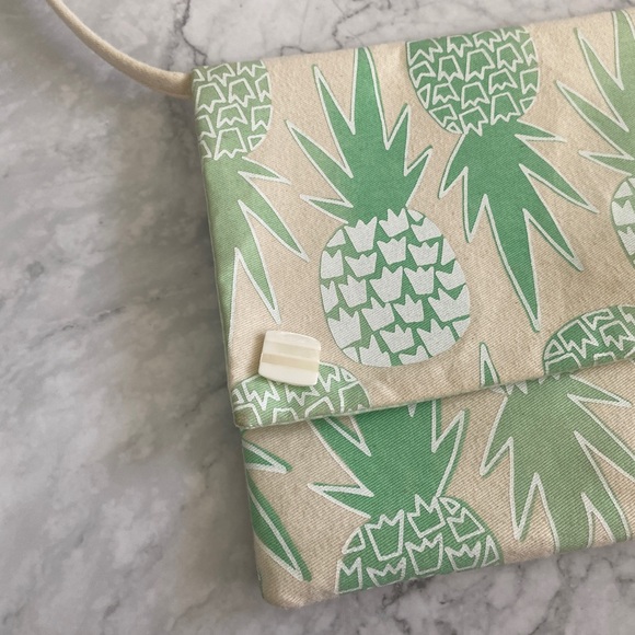 Jana Lam Crossbody - Picture 3 of 11